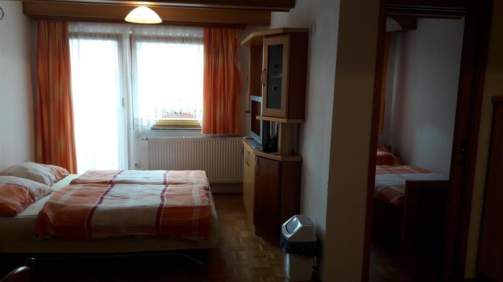 Ferienwohnung Tourist Farm Škrbina Otočec Exterior foto