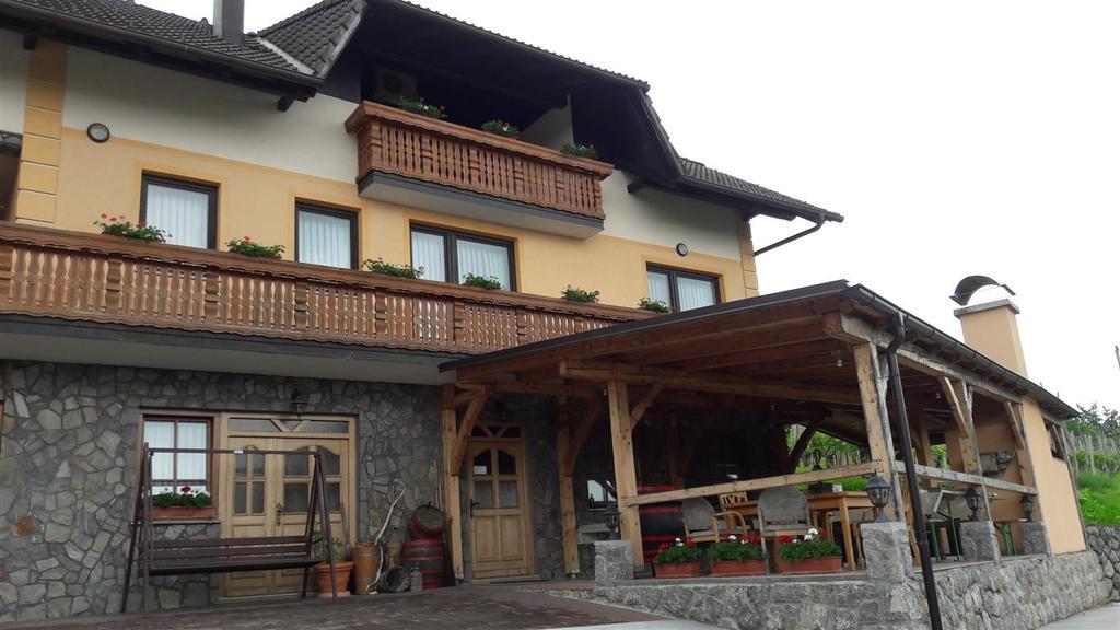 Ferienwohnung Tourist Farm Škrbina Otočec Exterior foto