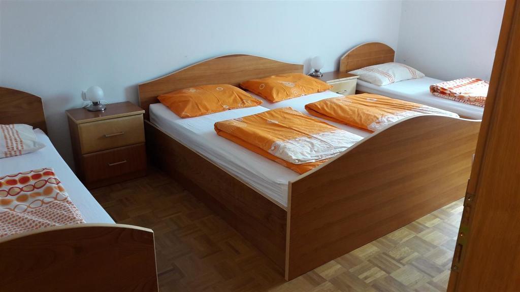 Ferienwohnung Tourist Farm Škrbina Otočec Exterior foto